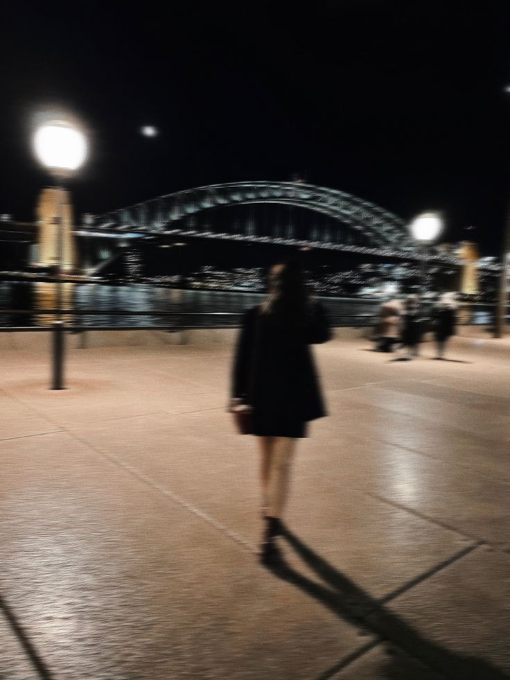 Sydney, Sydney harbour, Sydney nightlife, opera house, harbour bridge, Sydney harbour bridge, circular quay, night photos, night pics inspo, fashion inspo, djerf avenue, blazer inspo, blurry night, street pics Sydney At Night, Australia Vacation, Sydney City, Joshua Hong, Birthday Planning, City Girl, City Aesthetic, Landscape Wallpaper, Girly Photography