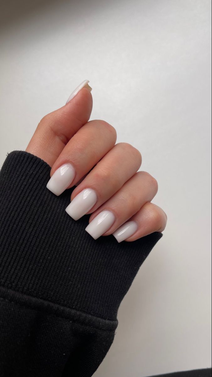 short nails inspo Milky Nails, Stunt Doubles, White Acrylic Nails, Basic Nails, Beauty Finds, Casual Nails, Short Square Acrylic Nails, Indian Culture, Neutral Nails