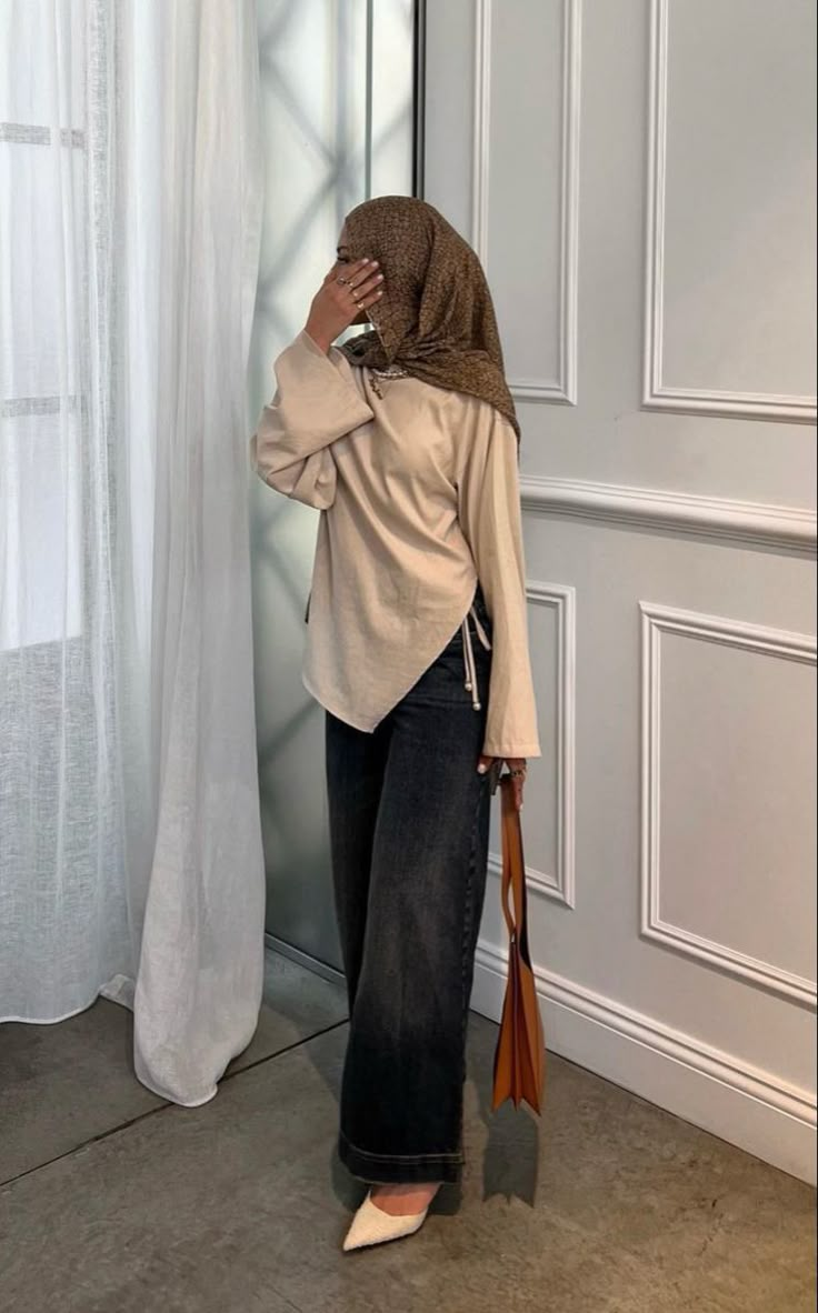 Brunch Outfit Hijab, Hijab Classy Outfits, Hijabi Winter Outfits Casual, Modest Night Out Outfit, Hijabi Birthday Outfit, Classy Hijab Outfits, Urban Modesty, Modest Business Casual, Modest Outfits Muslim