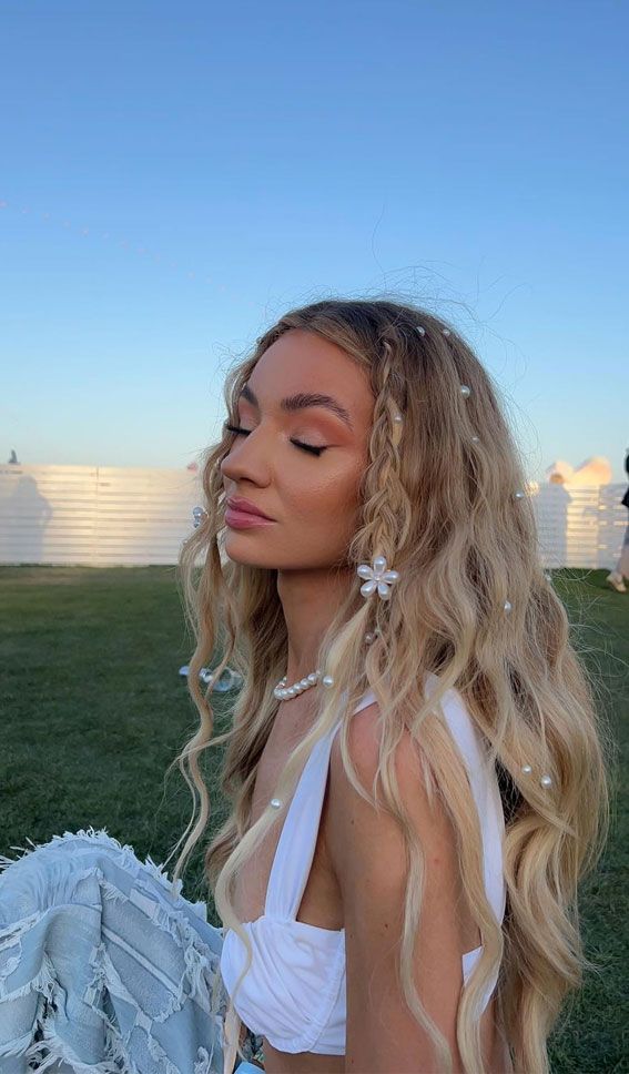 Festival Hairstyles Braids, Edc Hair, Mode Coachella, Rave Hairstyles, Festival Hairstyles, Music Festival Hair, Coachella Hair, Festival Make Up, Concert Hairstyles