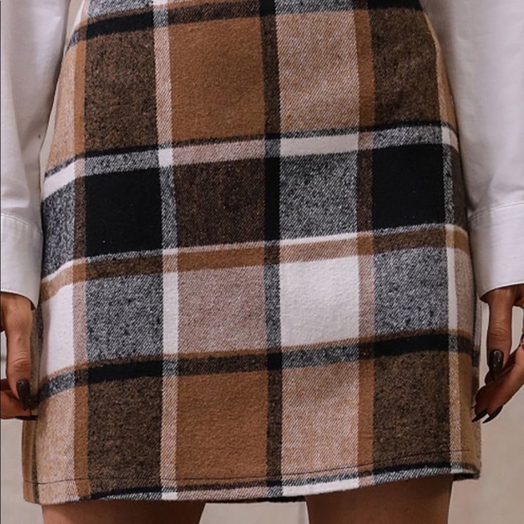 Plaid Skirt Thicker, Warm Material Great Condition Never Worn Size Medium Skirts For Work, School Skirts, Plaid Print Skirt, Short Pencil Skirt, Skirt Bodycon, Short Pollera, Casual Weekend Outfit, Bodycon Pencil Skirt, School Skirt