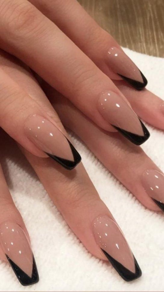 There's a new beauty trend taking over Instagram and it's absolutely stunning. Say hello to "quartz nails". #blacknailideas Black And White Nail, Nude Nail, Baddie Nails, White Nail, Acrylic Nails Coffin Short, Nail Nail, Hair Nails, Dream Nails, Beige Aesthetic