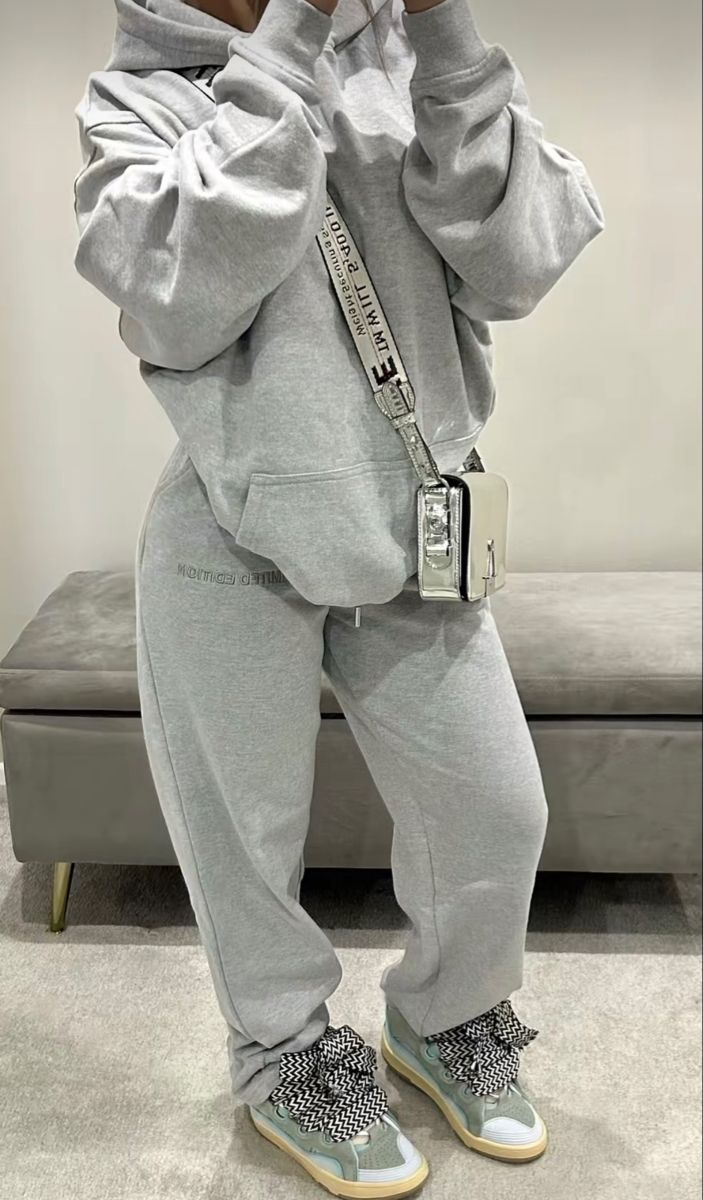 Sweats And Sneakers Outfits, Grey Sweatsuit Outfits Women, Two Piece Sweat Suit Outfit, Winter Outfits Uk, Lanvin Sneakers Outfit, Sweatsuit Outfits, Grey Tracksuit, Ac New Leaf, Tracksuit Outfit