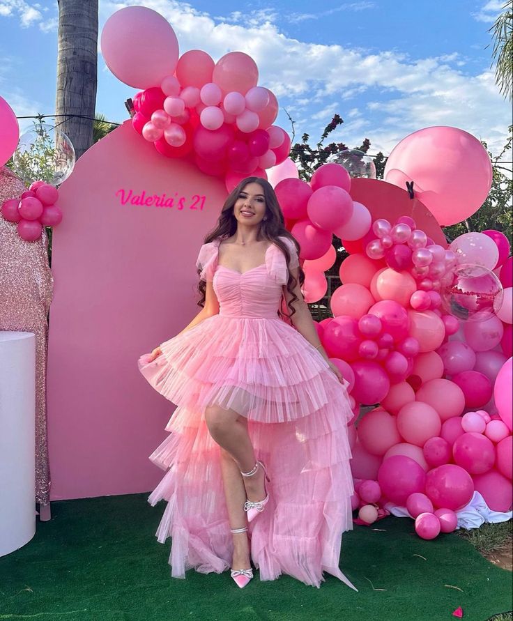 16 Bday Dress, Pink Barbie Dress For Women, Birthday Gown Ideas, 16th Birthday Dress Ideas, Bday Dress Outfit, Pink Dresses For Birthday, Birthday Dress 16, Sweet 17 Birthday Ideas Dress, 17 Birthday Dress