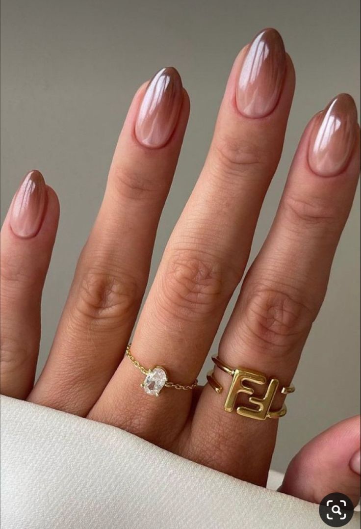 Elegant Biab Nails, Brown With Pearl Chrome, Old Money Inspired Nails, Paige Lorenze Nails, Natural Trendy Nails, Brown With White Chrome Nails, Natural Aesthetic Nails, Minimal French Manicure, Nails Simple Elegant Natural Looks