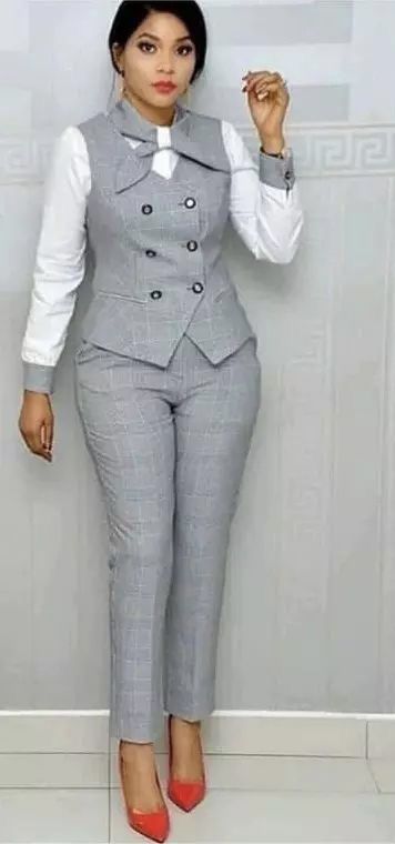 Office Outfits For Ladies, To Start A Conversation, Fashionable Work Outfit, Corporate Dress, Afrikaanse Mode, Corporate Attire, Stylish Work Attire, Woman Suit Fashion, Work Dresses