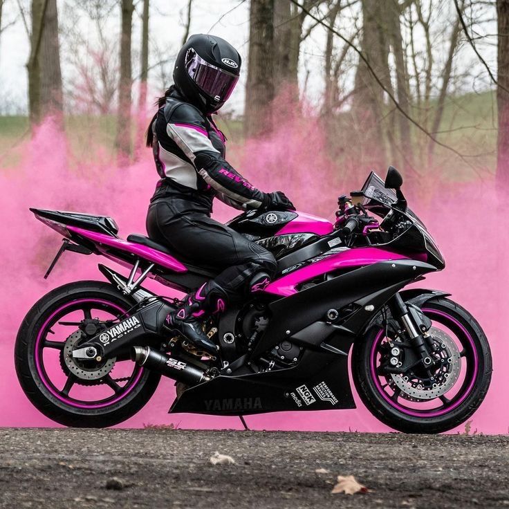 Motorcycles For Women, Purple Motorcycle, Yamaha 125, Pink Motorcycle, Best Motorbike, Motocross Love, Image Moto, Motorcross Bike, Custom Sport Bikes