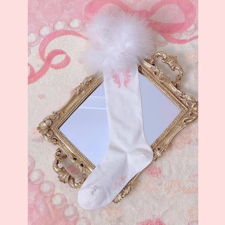 𝒜𝒷ℴ𝓊𝓉: Material: Cotton Feathers are soft and gentle, making every step look incredibly graceful. Suggest hand washing gently to prolong the lifespan of the stockings. Turkey Feathers, Kind Reminder, Calf Socks, Soft And Gentle, White Tea, Pink Bow, Cute Pink, Knitting Socks, Hand Washing