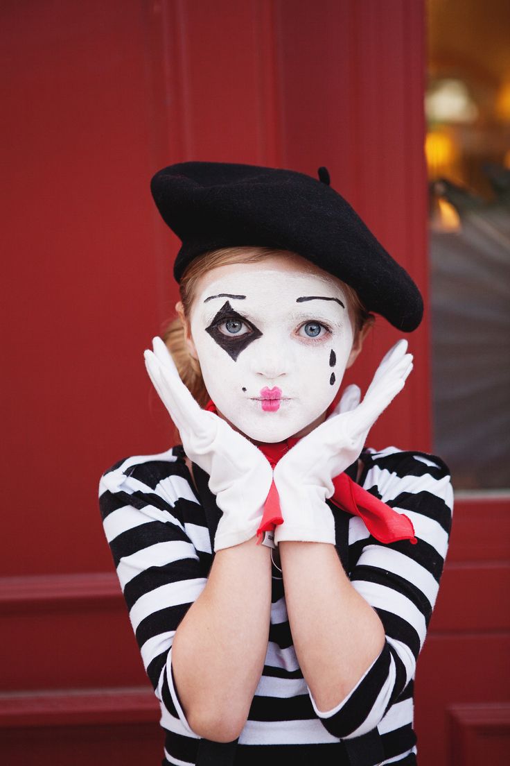 Pantomime Costumes, Mime Face, Mime Costume, Pelottava Halloween, Mime Makeup, Halloweenský Makeup, Carnival Decorations, Pantomime, A Clown