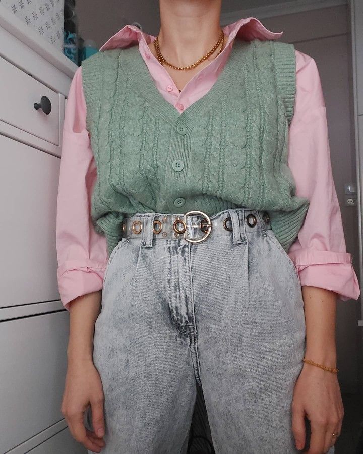 Sage Green Shirt Outfit Women, Pink Green Outfit, Green And Pink Outfit, Green Vest Outfit, Green Shirt Outfits, Mlp Human, Tea Outfit, Button Down Outfit, Summer Palette