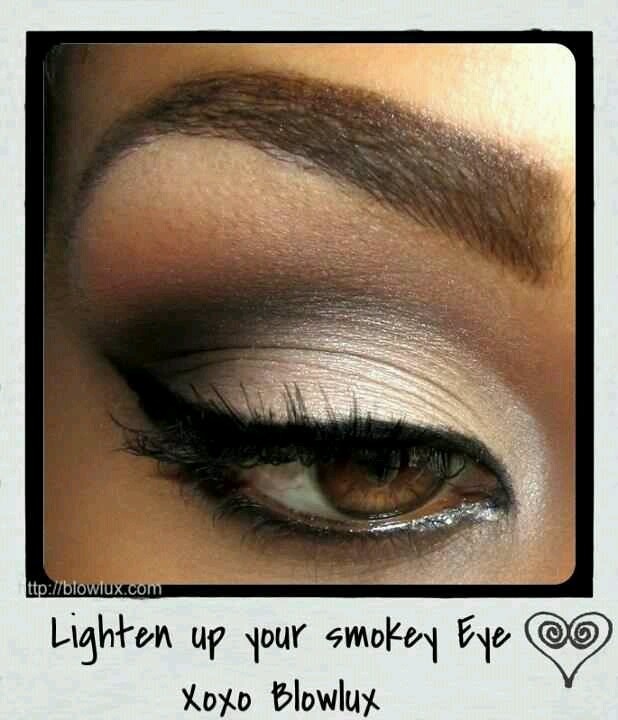 Brown And White Eyeshadow, Black Smokey Eye, White Eyeshadow, Black Eyeshadow, Caking It Up, Products Makeup, Eyeshadow Looks, Smokey Eye, Beauty Face