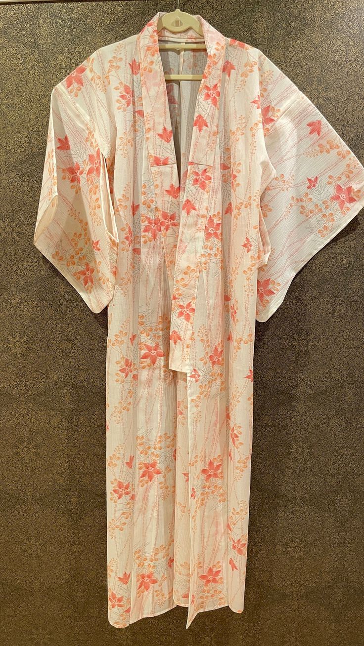 japanese traditional kimono, Yukata. vintage beautiful condition. arround 1960. Traditional White Floral Kimono, Long White Vintage Kimono, Traditional White Floral Print Kimono, White Long Vintage Kimono, Traditional Silk Kimono With Floral Print, Traditional Kimono For Spring Tea Ceremony, Traditional Spring Wedding Kimono, Vintage Kimono With Kimono Sleeves, Traditional Long Kimono For Spring