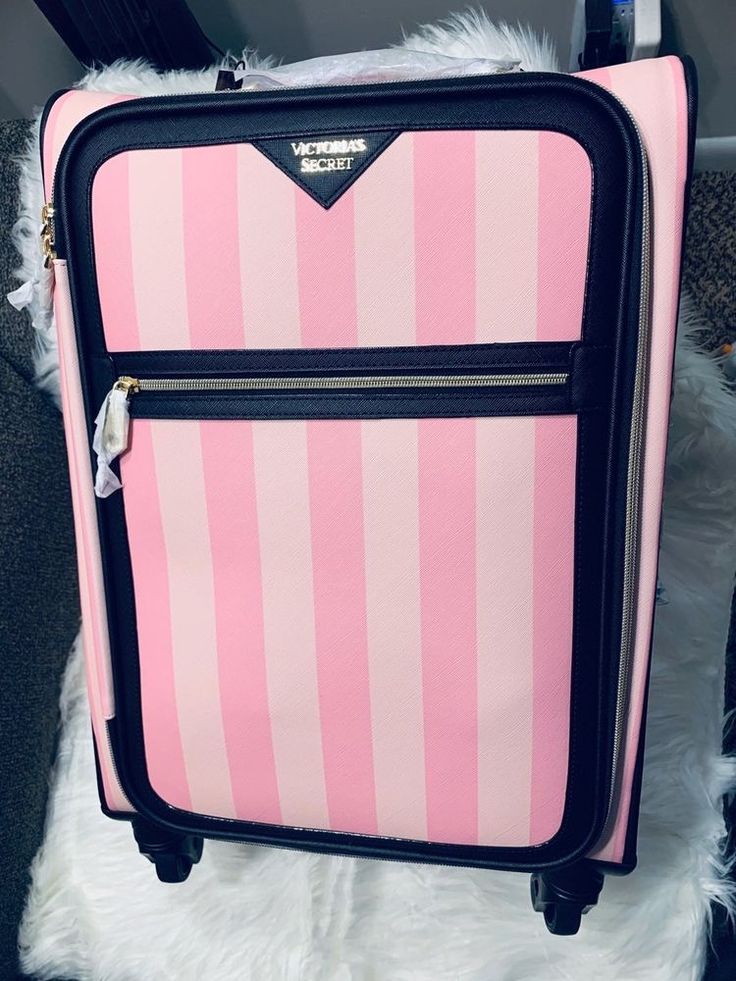 Louis Vuitton Suitcase, Designer Suitcases, Victoria's Secret Aesthetic, Really Cute Puppies, Luxury Bags Collection, Victoria Secret Outfits, Trolley Bags, Studded Bag, Girly Bags