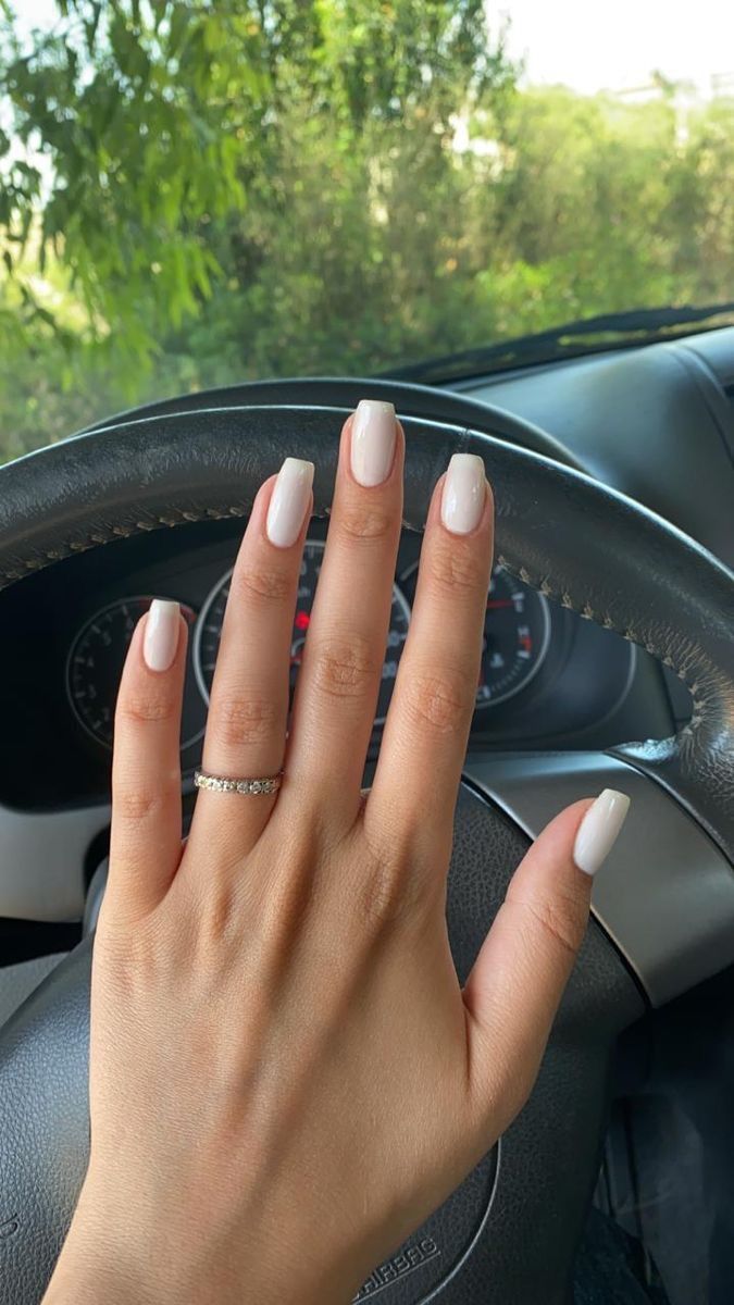 French Tip 2023 Nails, Natural Prom Nails Short, Nails On Small Hands, White Nail Inspo Short, Prom Nails Simple, White Nails Elegant, White Nails Aesthetic, Brown And White Nails, White Nails Coffin