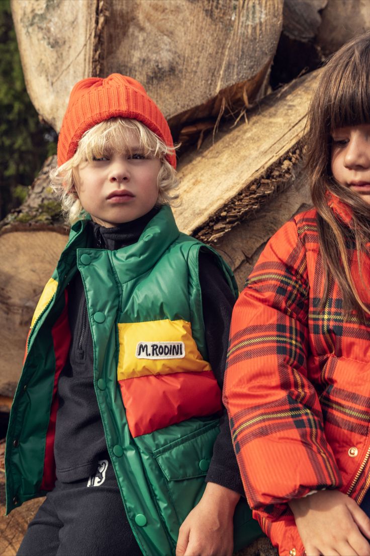 Kids puffer jackets with playful prints, perfect autumn outerwear for kids during colder seasons Kids Winter Outfits Boys, Ready For Autumn, Puffer Jacket Outfit, Kids Winter Outfits, Boys Winter Jackets, Kids Winter Fashion, Toddler Jacket, Autumn Days, Kids Clothes Boys