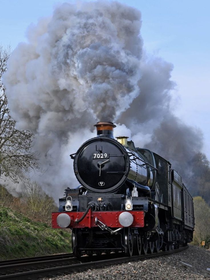 Shakespeare steam train has positive start to 2024 https://www.railadvent.co.uk/2024/04/shakespeare-steam-train-has-positive-start-to-2024.html Polar Express Train Ride, Steam Trains Photography, Steam Trains Uk, Polar Express Train, Castles To Visit, Steampunk Aesthetic, Steam Engine Trains, Stratford Upon Avon, Train Photography