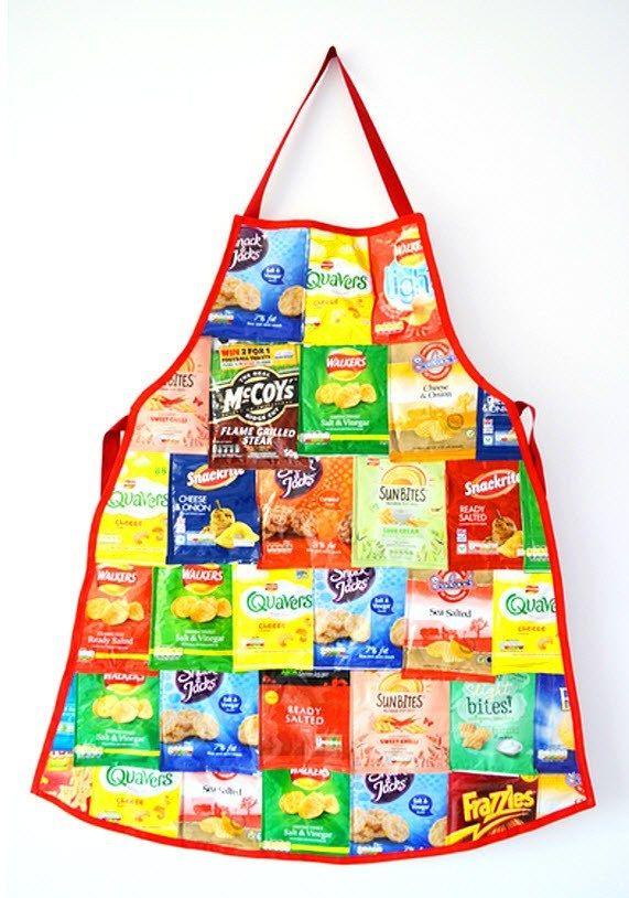 an apron made out of various types of food and the words crisp packet apron on it