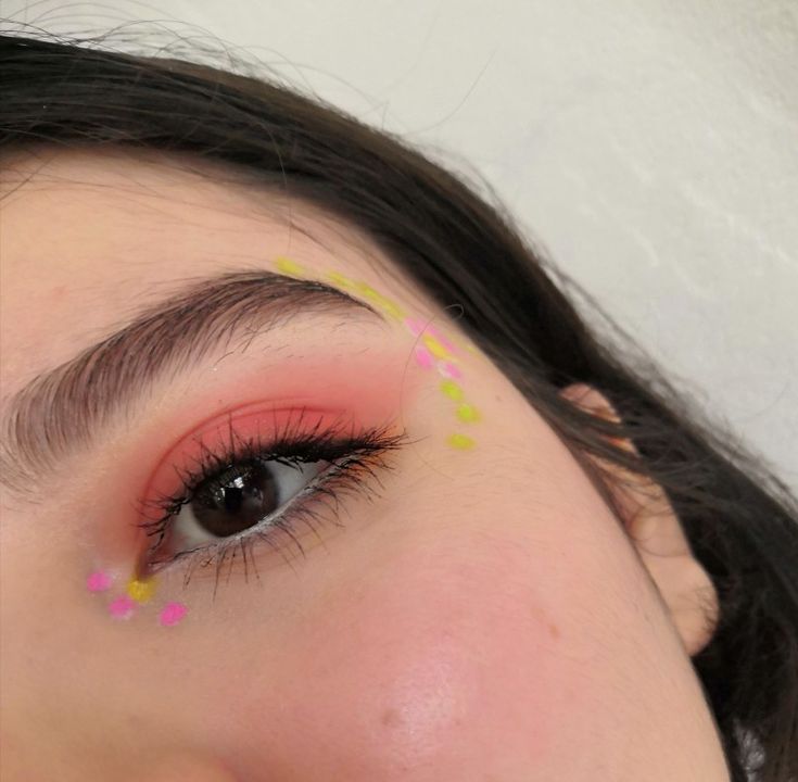 Dots Makeup, Minimalist Makeup, Dots, Tattoos, Makeup, Make Up