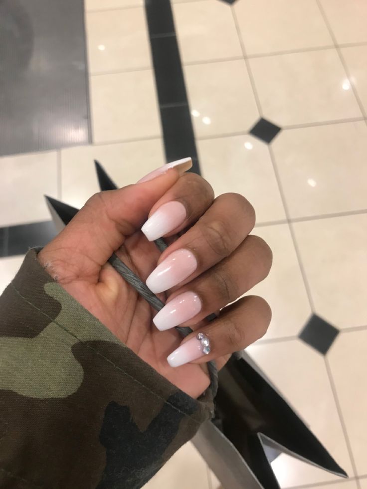 Ombre Nails On Brown Skin, White French Tips On Brown Skin, Ombre Nails Brown Skin, White Nails On Brown Skin, White Nails Dark Skin Black Women, White Nails On Dark Skin, Ombre White Nails, Nails On Brown Skin, White To Tan Ombre Nails