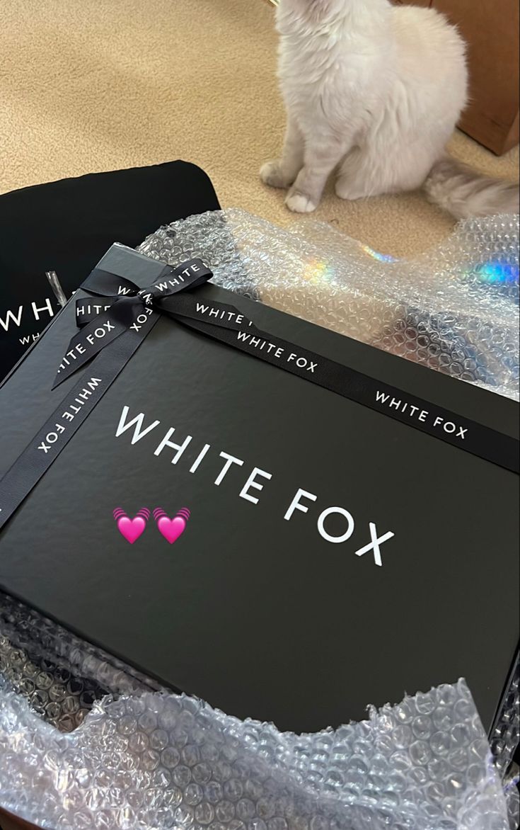 White Fox Aesthetic, Georgia Clothes, Fox Brand, Fox Poster, Feminine Wardrobe, Fashion Courses, Teen Girl Fashion, White Fox, Birthday List