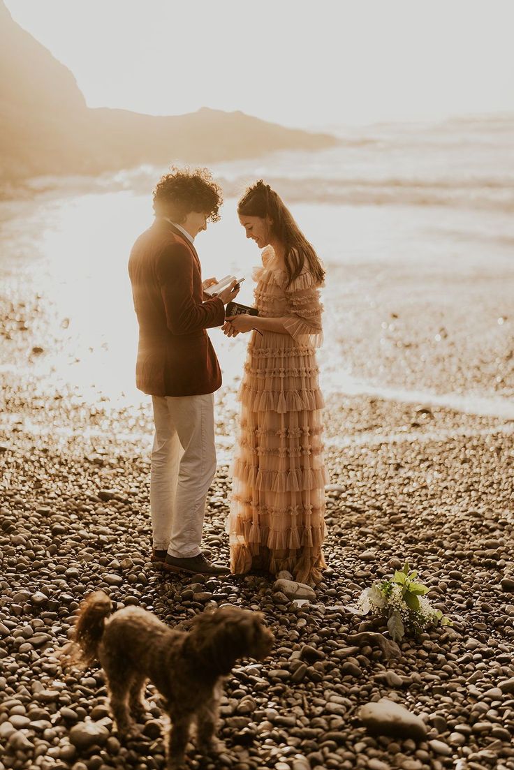 PNW elopement in Oregon, elopement with a dog, dog wedding at Oregon coast.  PNW wedding, PNW wedding destinations Pnw Elopement, Boho Elopement, Oregon Elopement, Wedding Destinations, Pnw Wedding, Location Inspiration, Destination Wedding Locations, Elopement Ceremony, Small Intimate Wedding