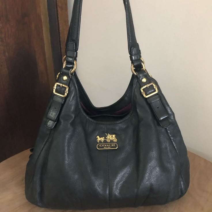 Coach Hobo Bag, Coach Hobo, Fancy Bags, Bags Aesthetic, City Bag, Pretty Bags, Leather Hobo Bag, Mode Inspo, Coach Bag