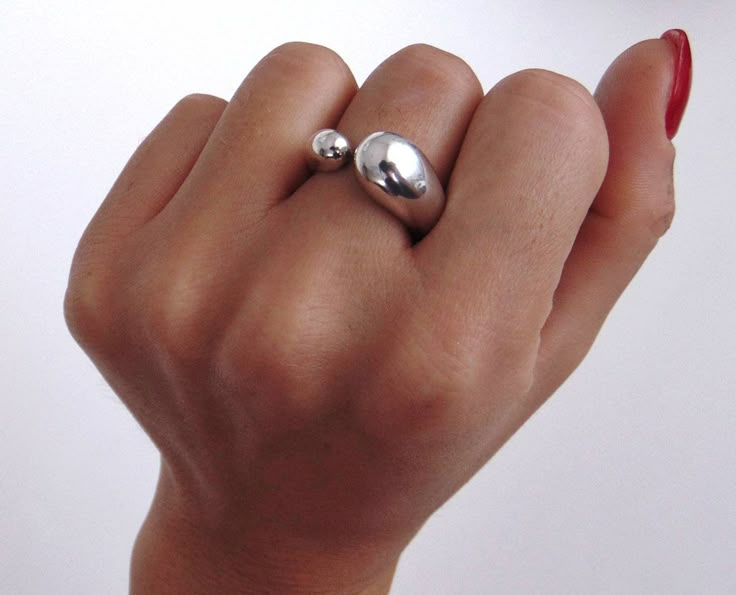 "Silver Chunky Ring, Futurist Ring, Statement Ring, Open Ring, Geometric Ring, Minimalist Ring, Designer Rind, Modern Silver Ring, Wrap Ring This beautiful unique minimalist ring that is the perfect piece for everyone who loves slightly bigger statement rings. This also makes a great gift for your friend, girlfriend, wife or your mom. This is the beauty of this minimalist design. You can combine it with every style and wear it all the time. ✔~ 100% Handmade ~ ✔~ 100% 925 Sterling Silver ~ ✔~ Hei Chunky Silver Ring, Big Silver Rings, Silver Rings For Women Unique, Silver Chunky Rings, Open Ring Design, Modern Silver Ring, Big Statement Rings, Ring Geometric, Ring Wrap