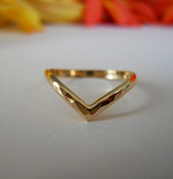 Chevron V Ring Hammered 14k Gold Filled Vanki Ring, V Ring, Chevron Ring, Gold Rings Fashion, Gold Rings Jewelry, Gold Ring Designs, Rings Fashion, Gold Earrings Designs, Finger Rings