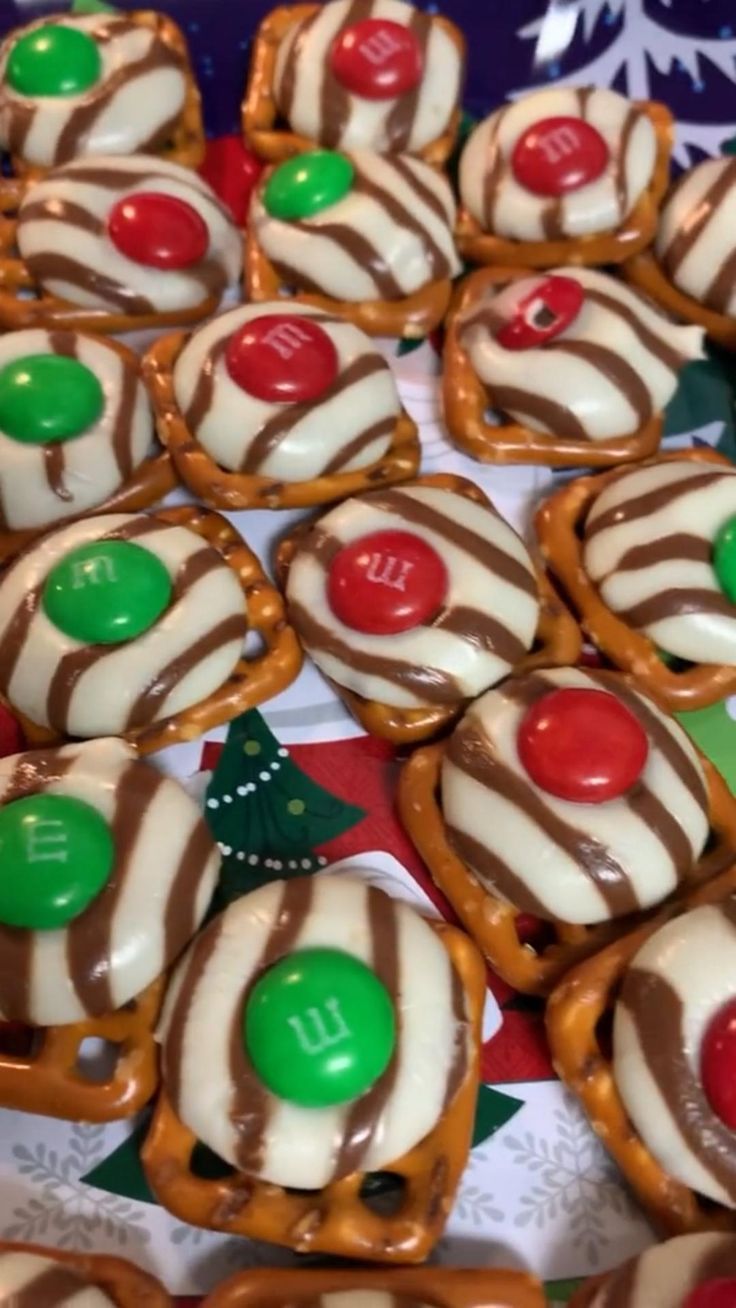 christmas pretzels with chocolate and candy on top