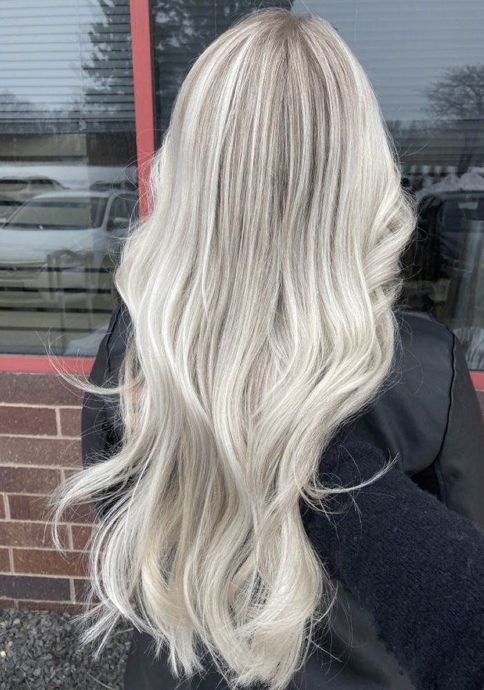 Icy Long Blonde Hair, Blonde Highlights Silver, Balayage White Blonde, Bright Blonde Extensions, Light Roots Blonde Hair, Platinum Blonde Full Head Highlights, Platinum Baylage, Full Head Ash Blonde Highlights, Icy Blonde Dimensional Hair