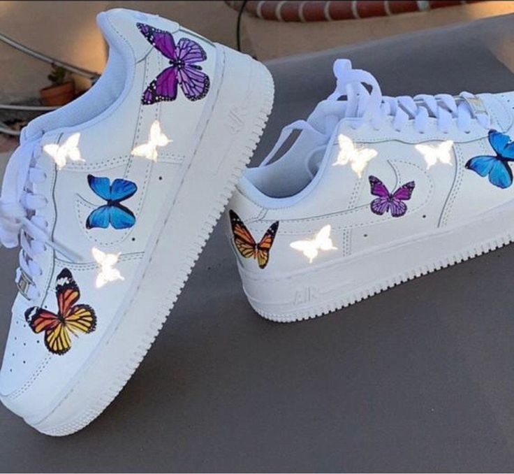 Shoes For Teenage Girls, Girls Shoes Teenage, Butterfly Shoes, Air Force Shoes, Custom Shoes Diy, Nike Shoes Air Force, Dr Shoes, White Nike Shoes, Jordan Shoes Girls