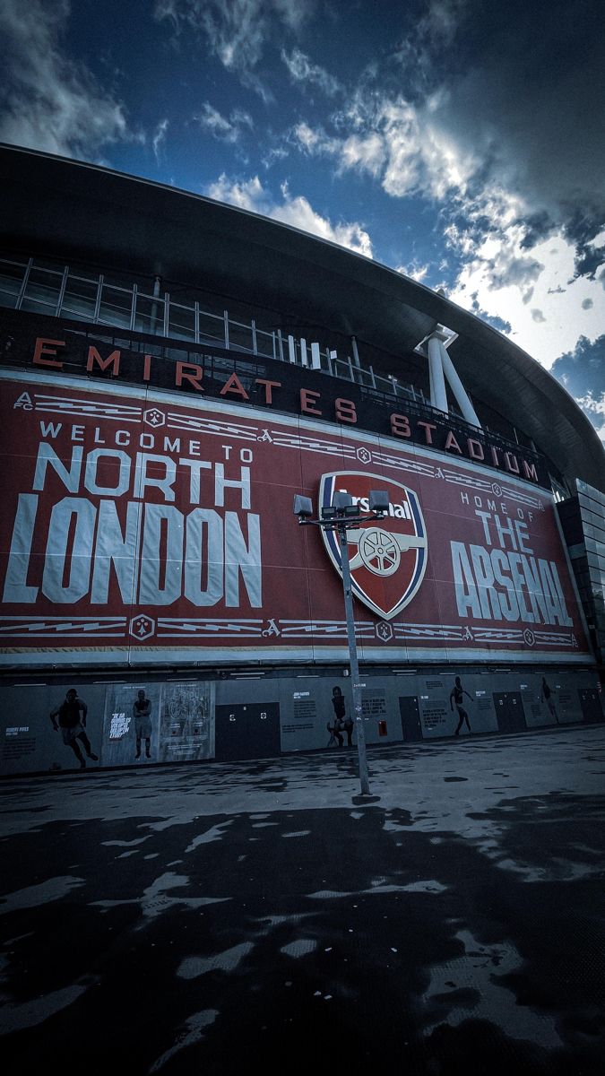 the emirates stadium in london, england