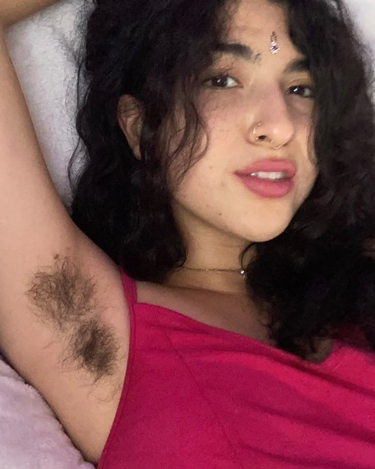 Women Are Fighting Against The Stigma Of Body Hair By Sharing 'Armpit Hair Selfies' Dark Beauty Photography, Best Poses For Photography, Red Hair Woman, Normal Body, Fitness Inspiration Body, Body Picture, Body Hair, About Hair, Red Hair