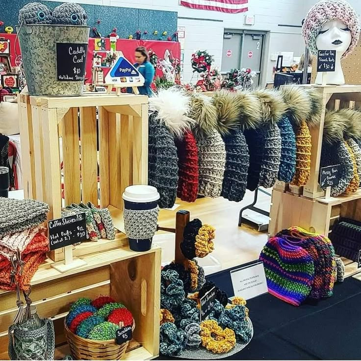 many hats are on display in a store