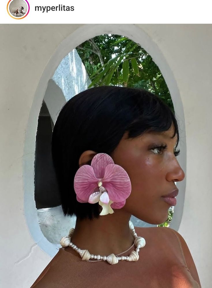 Blush Earrings, Dope Jewelry Accessories, Orchid Earrings, Island Jewelry, Natural Curls Hairstyles, Jewelry Flower, Dope Jewelry, Jewelry Lookbook, Island Girl