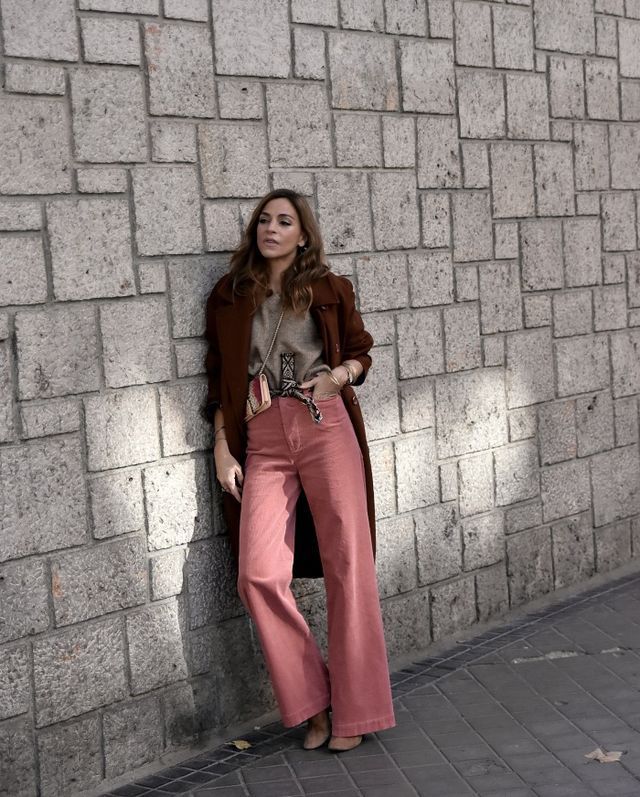 Dusty Pink Jeans Outfit, Pink Courdoroy Pants Outfit, Pink Corduroy Pants Outfit, Wide Trousers Outfit, Pink Jeans Outfit, Boden Style, Pink Pants Outfit, Scandinavian Outfit, Corduroy Pants Outfit