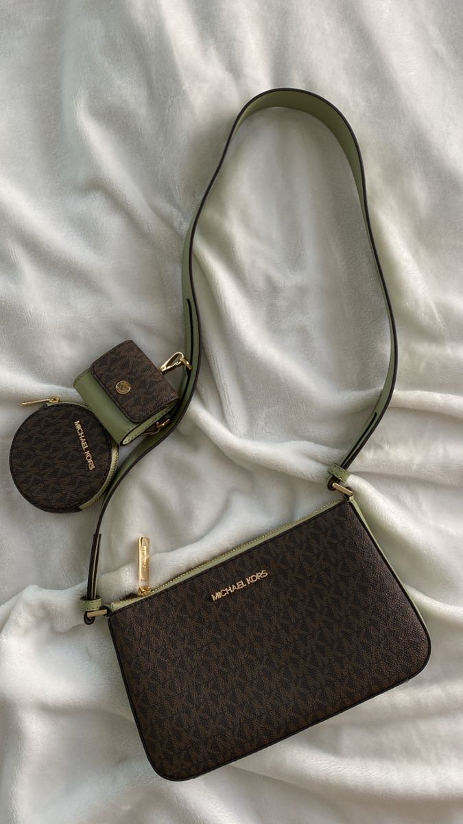 #mk #bags #michaelkors #fashion #ootd #ideas #smallbag #aesthetic # Mk Bag Outfit, Michael Kors Bag Aesthetic, Michael Kors Aesthetic, Michael Kors Bag Outfit, Crossbody Bag Aesthetic, Mk Bags Michael Kors Mk Handbags, Mk Bags Michael Kors, Michael Kors Handbags Crossbody, Sac Michael Kors