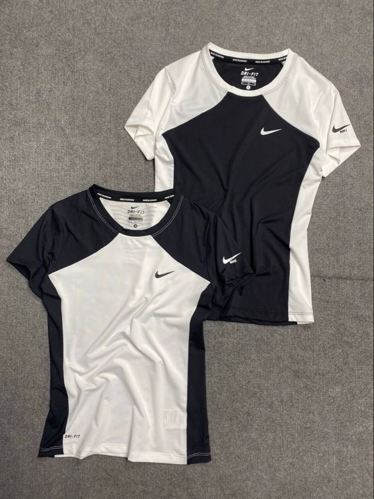 *not mine* Athletic Top Outfit, Track Outfits Aesthetic, Nike Tops Women, Volleyball Outfit, Fitness Wear Outfits, Volleyball Outfits, Workout Fits, Baggy Pants, Sporty Outfits