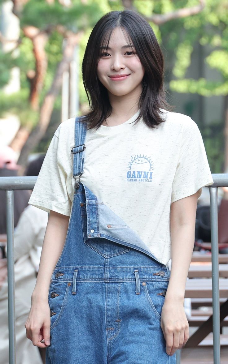 Ryujin Haircut, Itzy Photo, Dyed Hair Inspiration, Itzy Ryujin, Short Hair Tutorial, Imaginary Friend, Korean Celebrities, Girl Crush, Boyfriend Pictures