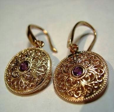 Vintage Indian Jewelry, Earrings Ideas, Amethyst Stones, Antique Gold Jewelry, Gold Jewelry Simple, Ancient Mysteries, Gold Jewellery Design Necklaces, Filigree Earrings, Classy Jewelry