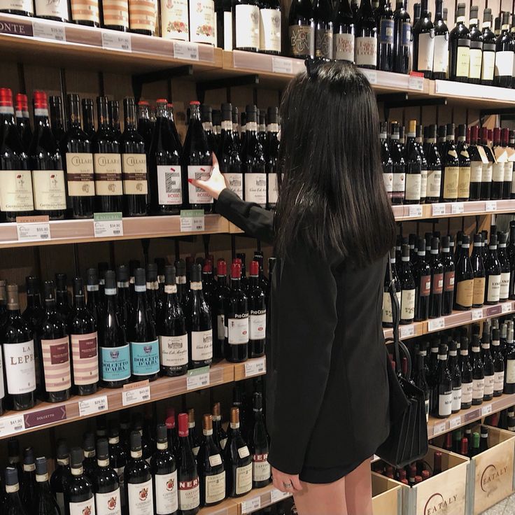 wine. girl. aesthetics. instagram. Wine Shopping Aesthetic, Wine Photography, Wine Shop, Shopping Photography, Grocery Store, Photo Ideas, Dallas, Wine Bottle, Wine