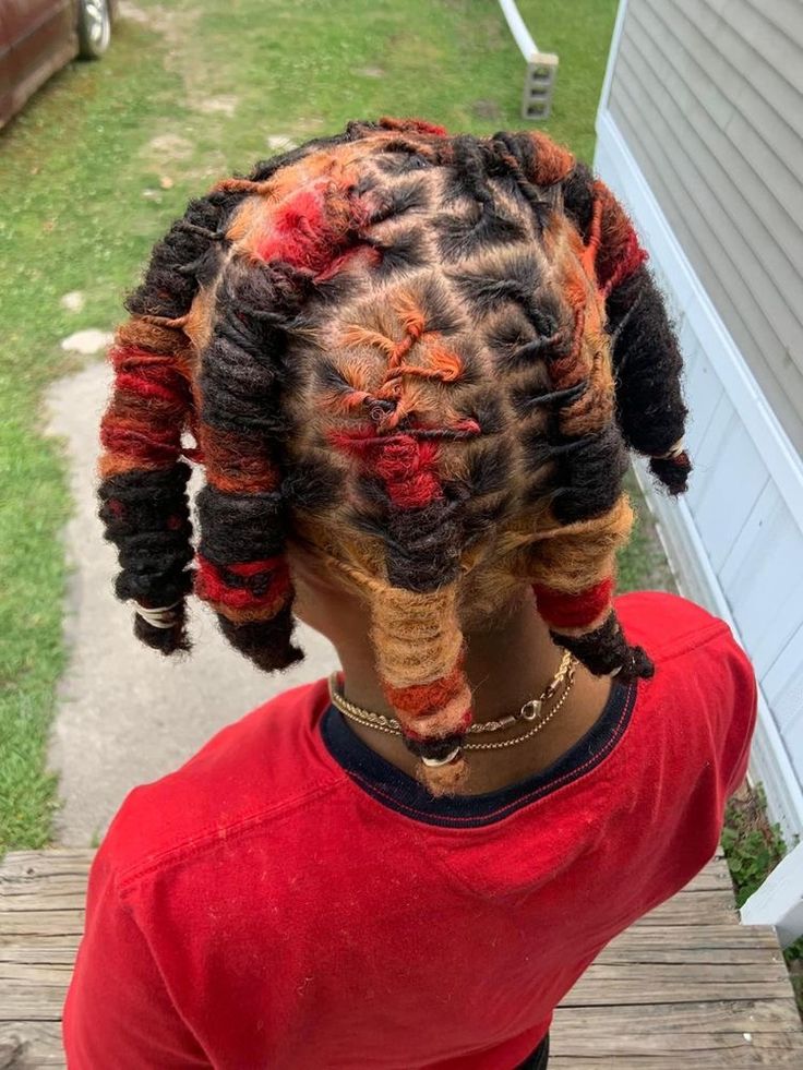 Barrow Twist Dreads Men, Locs Astetic, Dreadhead Colors, Loc Dye Ideas Men, Dread Dye Ideas Men, Men’s Loc Styles, Dread Styles For Men, Dyed Dreadlocks, Loc Hairstyles For Men