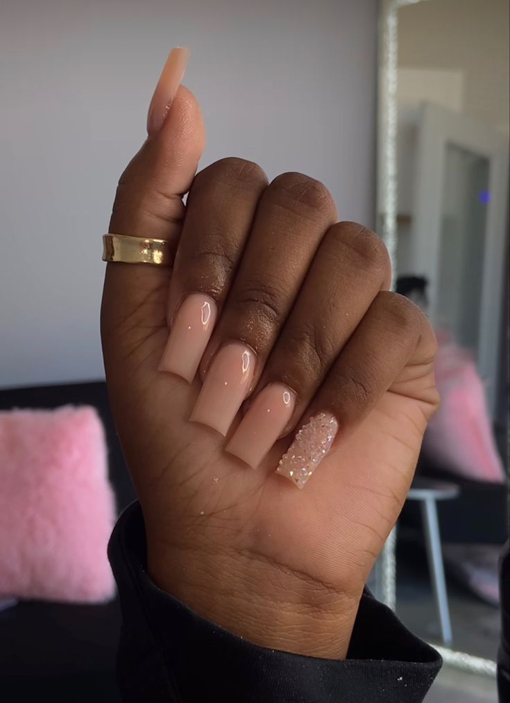 Unique Nail Designs Classy, Nude Brown Nails, Simple Nude Nails, Classy Nude Nails, Acrylic Nails Simple, Ongles Beiges, Neutral Nails Acrylic, Tan Nails, Acrylic Nails Nude