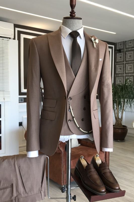 Ferdinand Light Brown Peaked Lapel Close Fitting Three Pieces Business Suits Prom Suits For Men, Stylish Mens Suits, Double Breasted Vest, Men's Business Suits, Double Breasted Waistcoat, Suits Men Business, Classy Suits, Wedding Suits Groom, Suit For Men