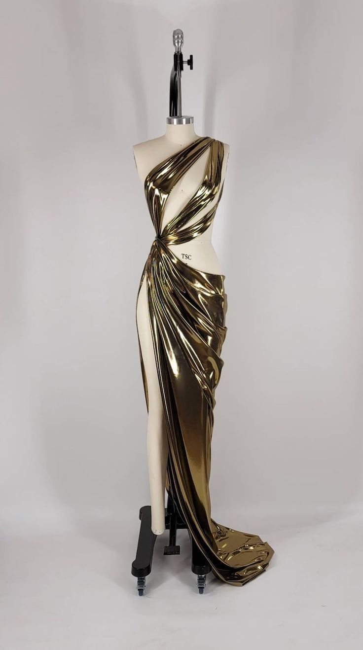 Gold Drape Dress, Gold Haute Couture Gowns, Metallic Evening Gown, Mettalic Dress Gowns, Liquid Gold Dress, Dance Battle Outfits, Liquid Fabric Dress, Liquid Metal Dress, Unique Long Dress