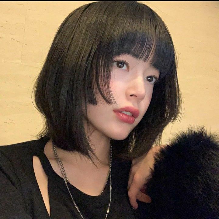 Hime Haircut, Tired Woman, Hime Cut, No Bangs, Asian Short Hair, Hair Inspiration Short, Hairstyles For Layered Hair, Shot Hair Styles, Hair Collection