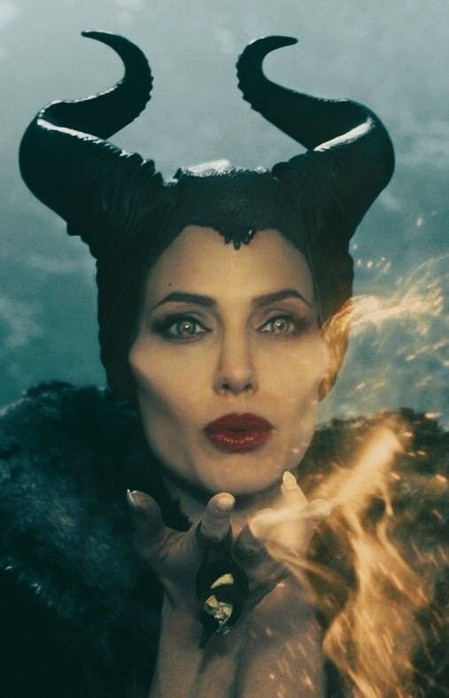 Maleficent Art, Maleficent 2014, Maleficent Movie, Angelina Jolie Maleficent, Disney Princess Tattoo, Evil Disney, Alternative Disney, Disney Maleficent, Girl Interrupted