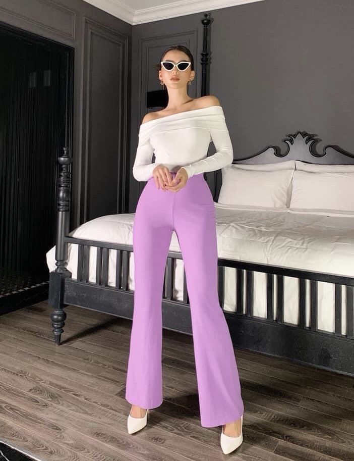 Lilac Pants Outfit, Lilac Fits, Lilac Pants, Outfit Uni, Outfits Purple, Purple Woman, Girls Outwear, Purple Outfits, Girls Fashion Clothes