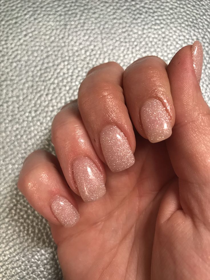 Clear Sparkly Nails Short, Nude Sparkle Nails Short, Dip Glitter Powder Nails, Short Round Sparkly Nails, Sparkly Gel Nails Short, Simple Shimmer Nails, Sparkly Neutral Nails, Short Nails Shimmer, Nude Glitter Nails Short