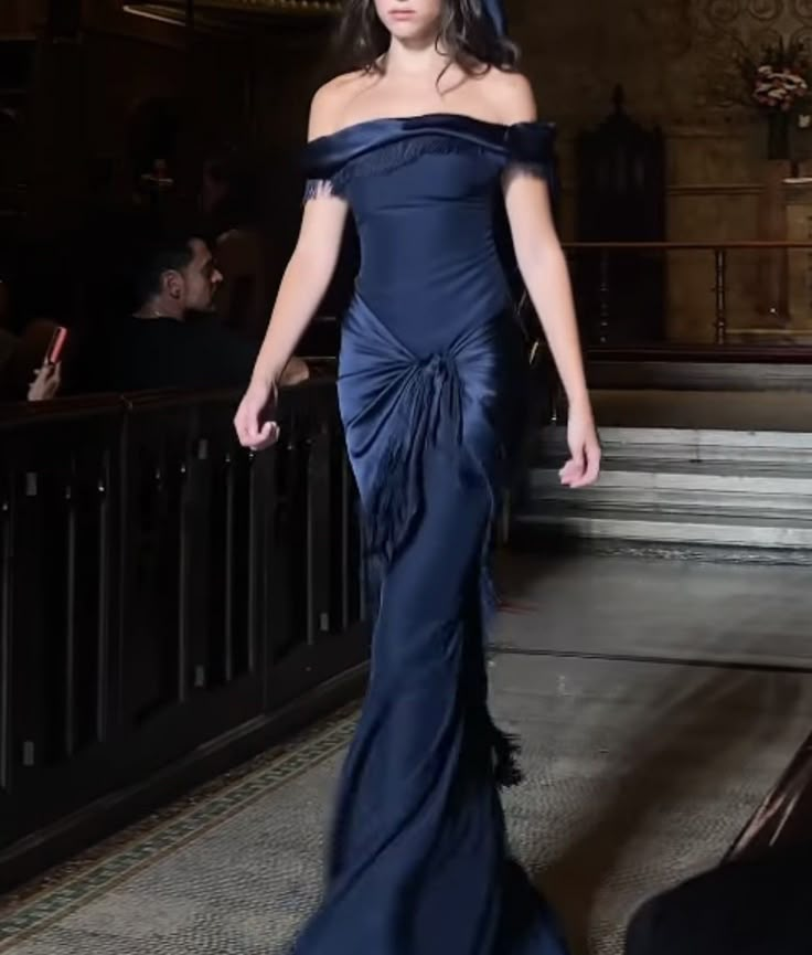 Vintage Vivienne Westwood Dress, Blue Runway Dress, Retro Muse, Abi Ball, Movie Premiere Outfit Ideas, Movie Premiere Outfit, Gown Aesthetic, Money Dress, Runway Gowns